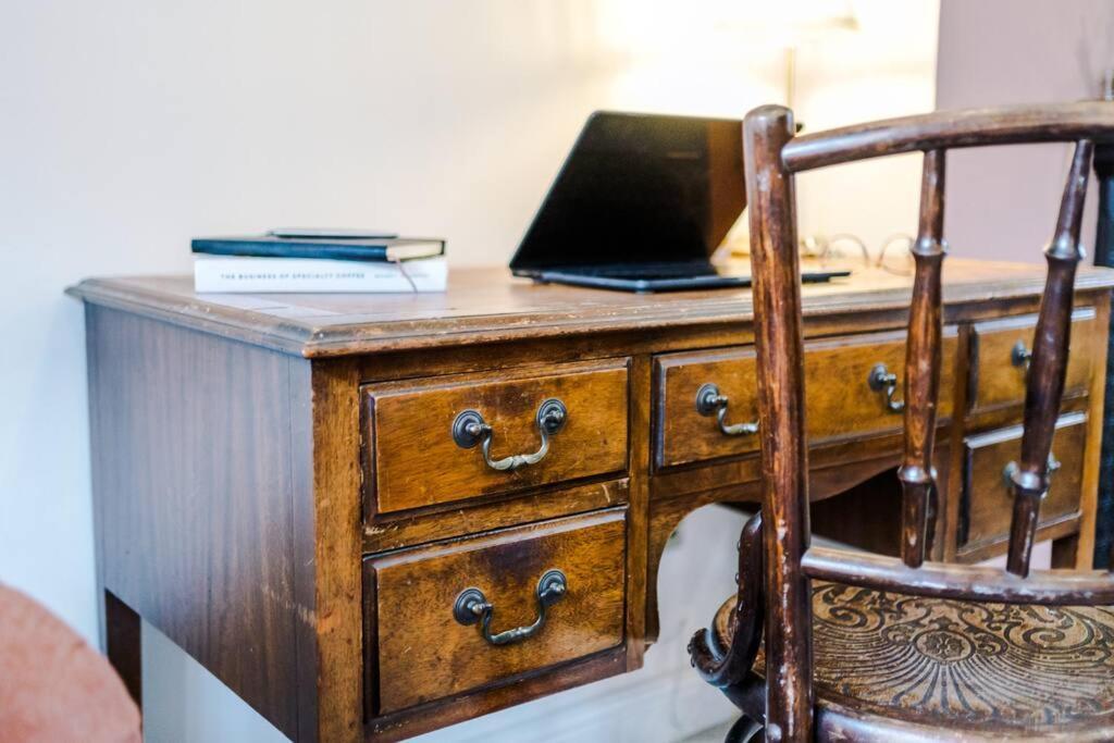 Rustic Chester Cottage Near Shops & Terrace المظهر الخارجي الصورة