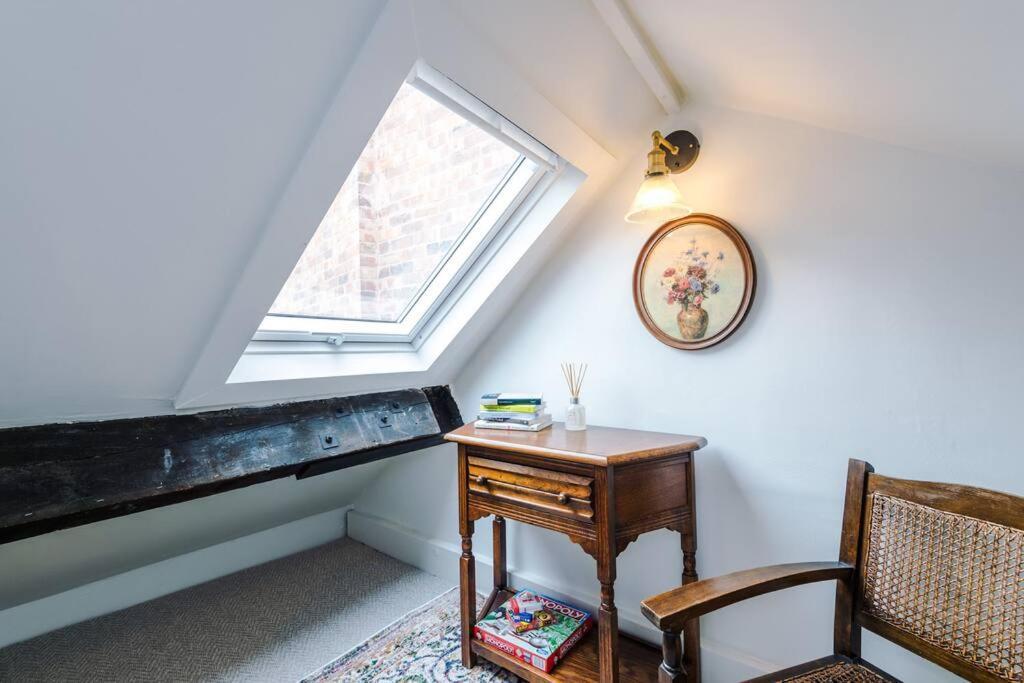 Rustic Chester Cottage Near Shops & Terrace المظهر الخارجي الصورة