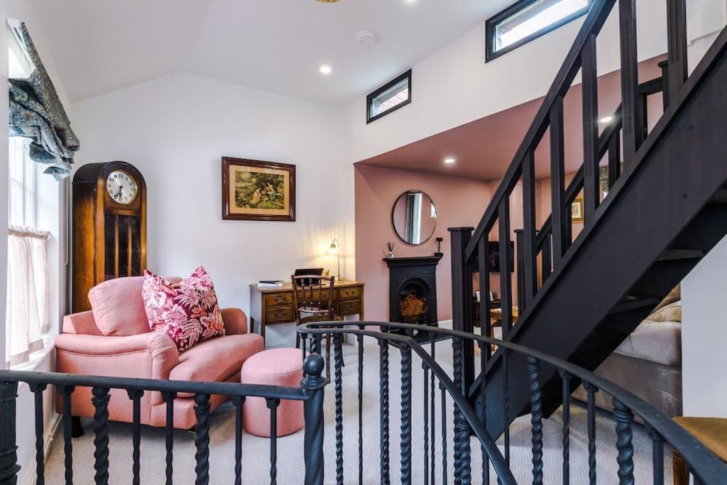 Rustic Chester Cottage Near Shops & Terrace المظهر الخارجي الصورة