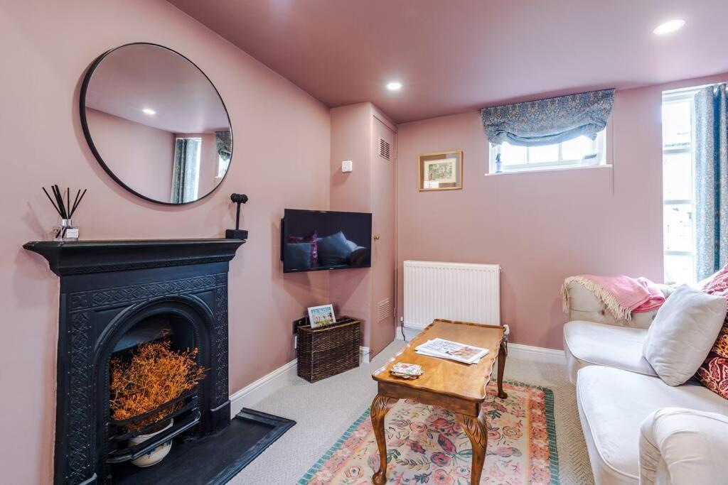 Rustic Chester Cottage Near Shops & Terrace المظهر الخارجي الصورة