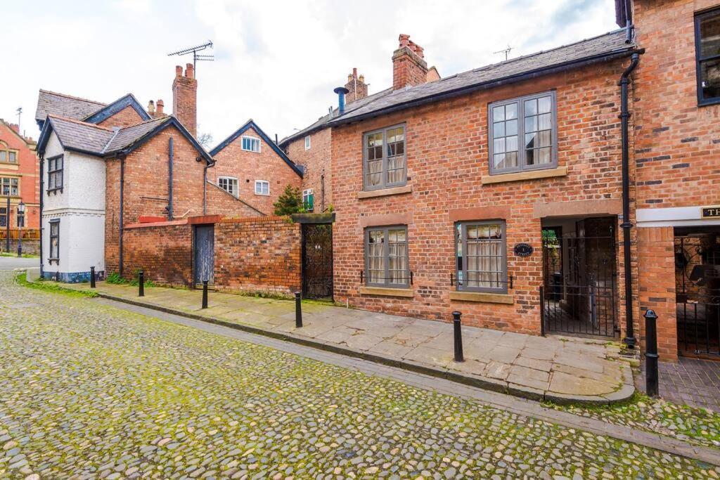 Rustic Chester Cottage Near Shops & Terrace المظهر الخارجي الصورة